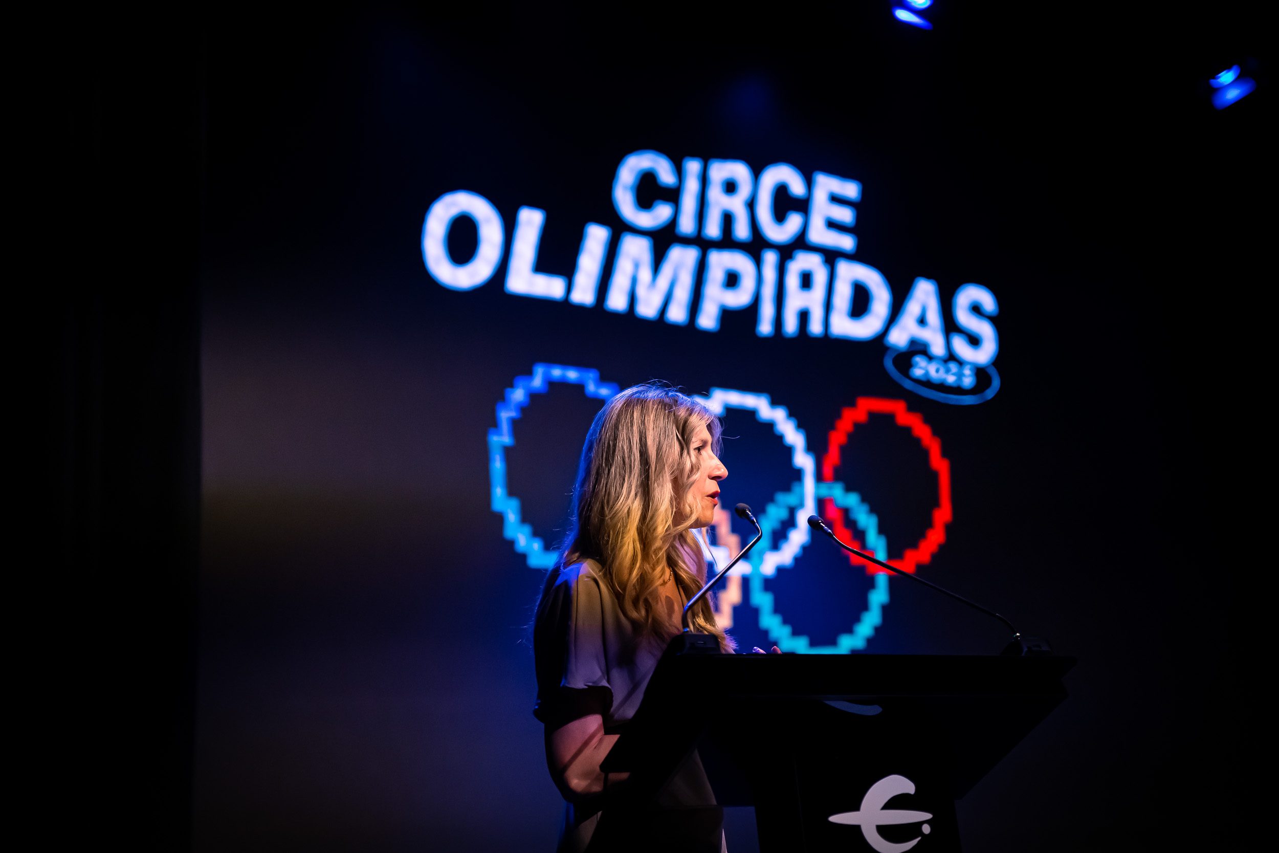La vicepresidenta del Gobierno de Aragón, Mar Vaquero, durante la apertura institucional de las primeras olimpIAdas de CIRCE.